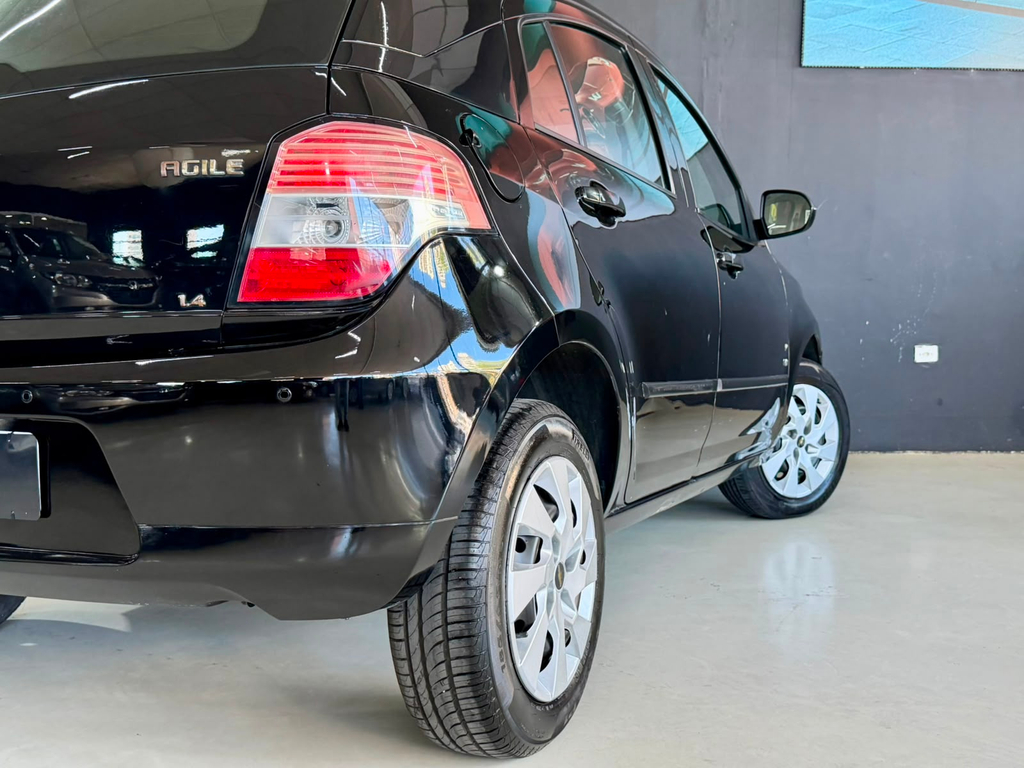 Chevrolet Agile Preto