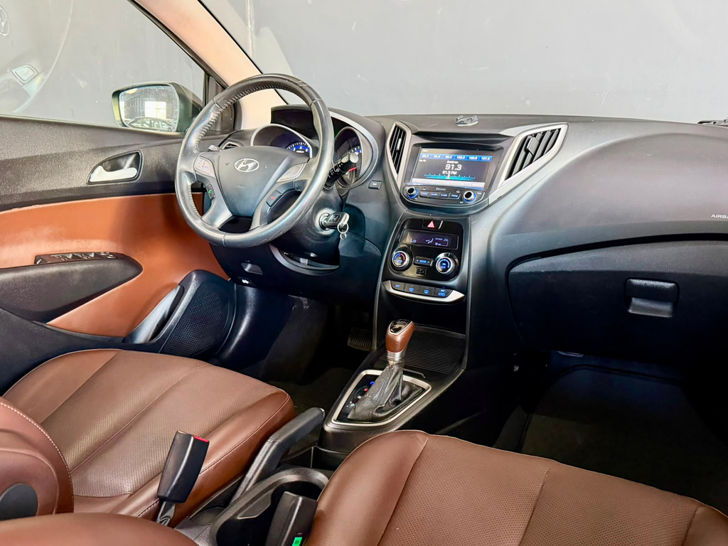 Hyundai HB20 Marrom