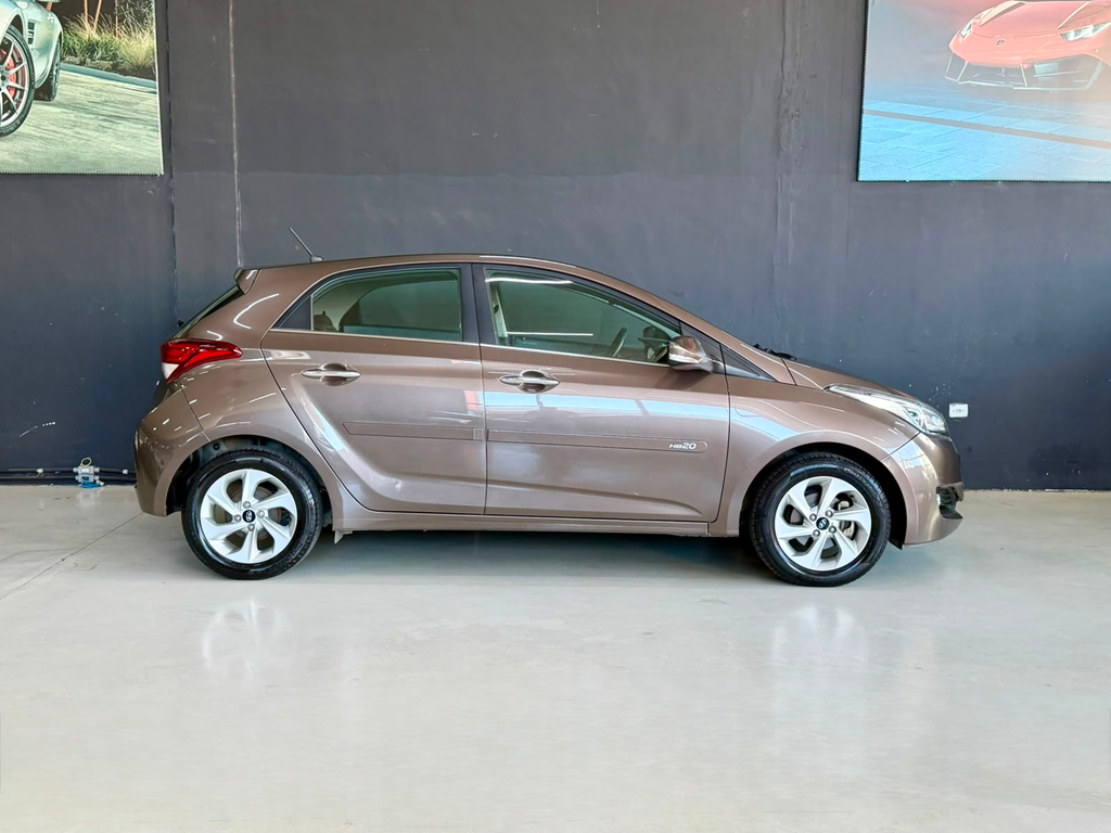 Hyundai HB20 Marrom