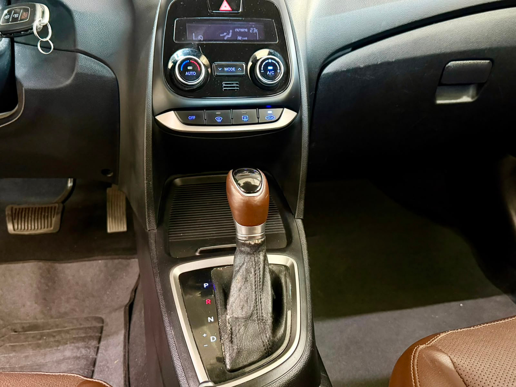 Hyundai HB20 Marrom