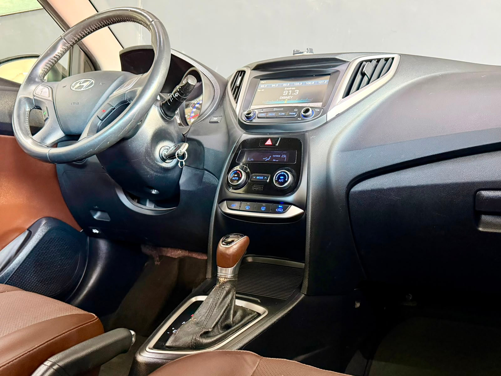 Hyundai HB20 Marrom