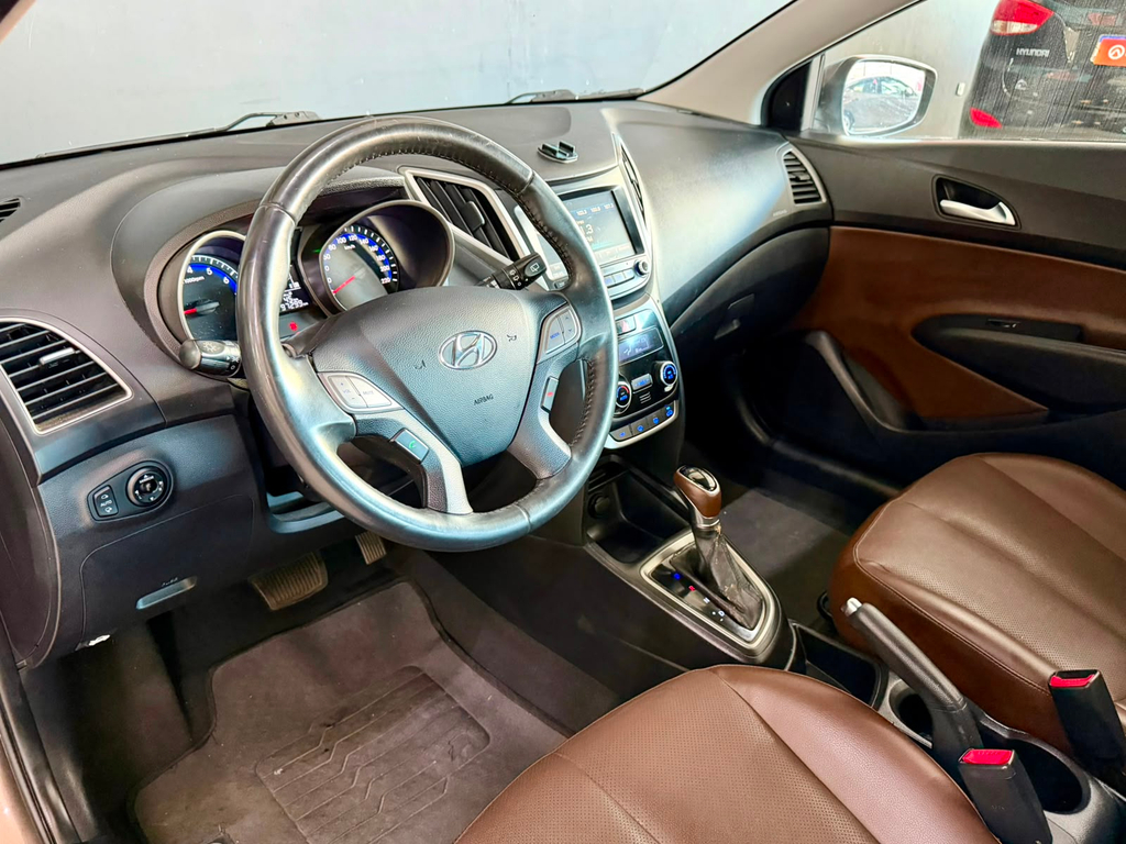 Hyundai HB20 Marrom