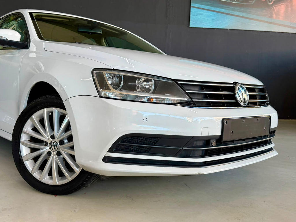 Volkswagen Jetta Branco