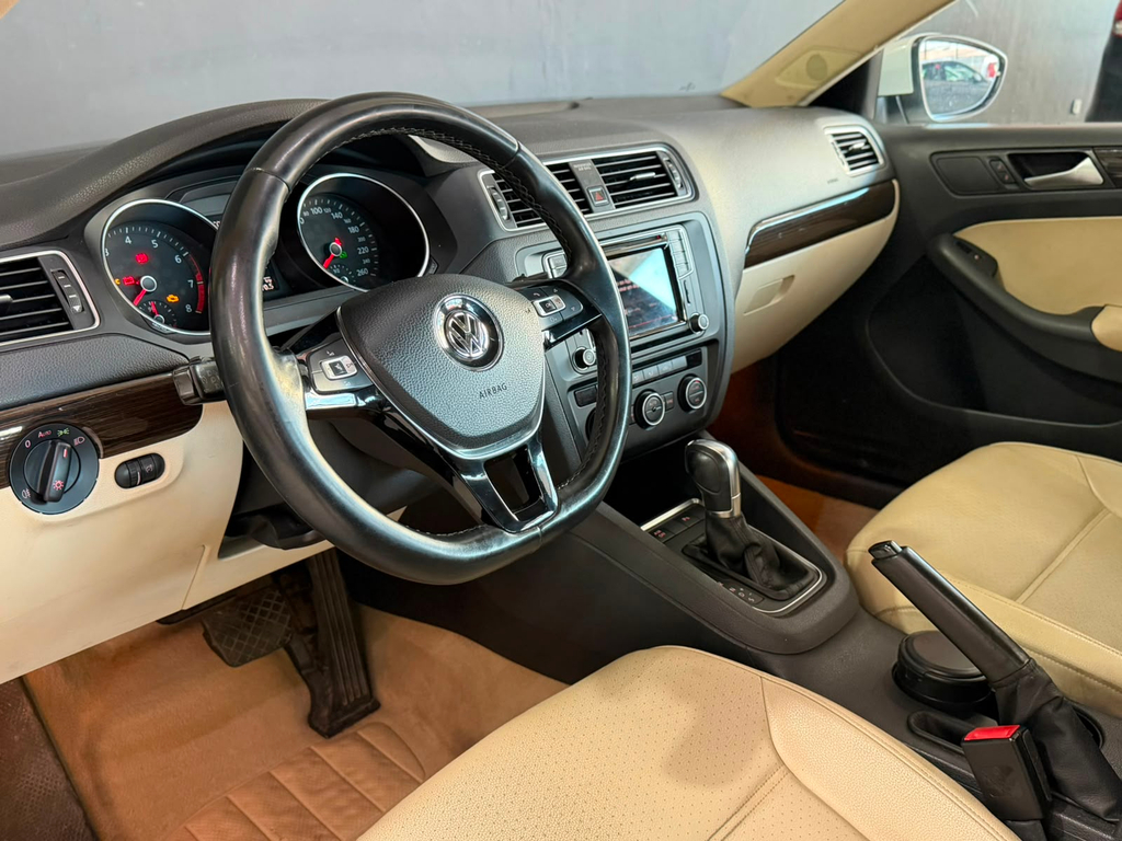 Volkswagen Jetta Branco