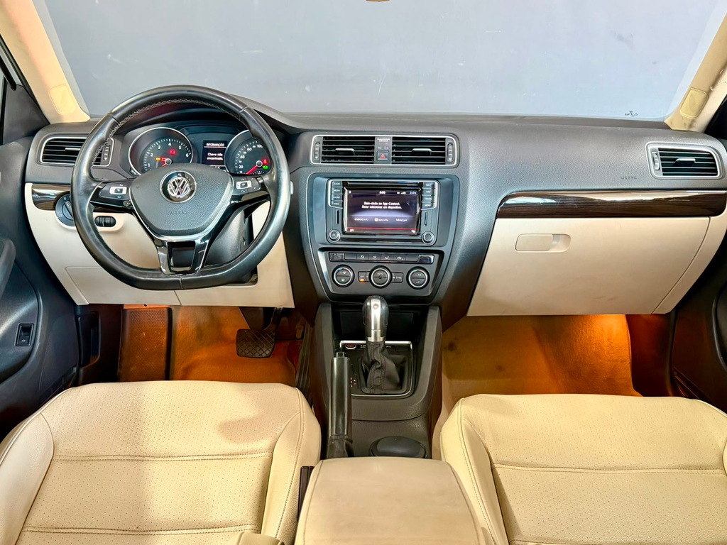 Volkswagen Jetta Branco