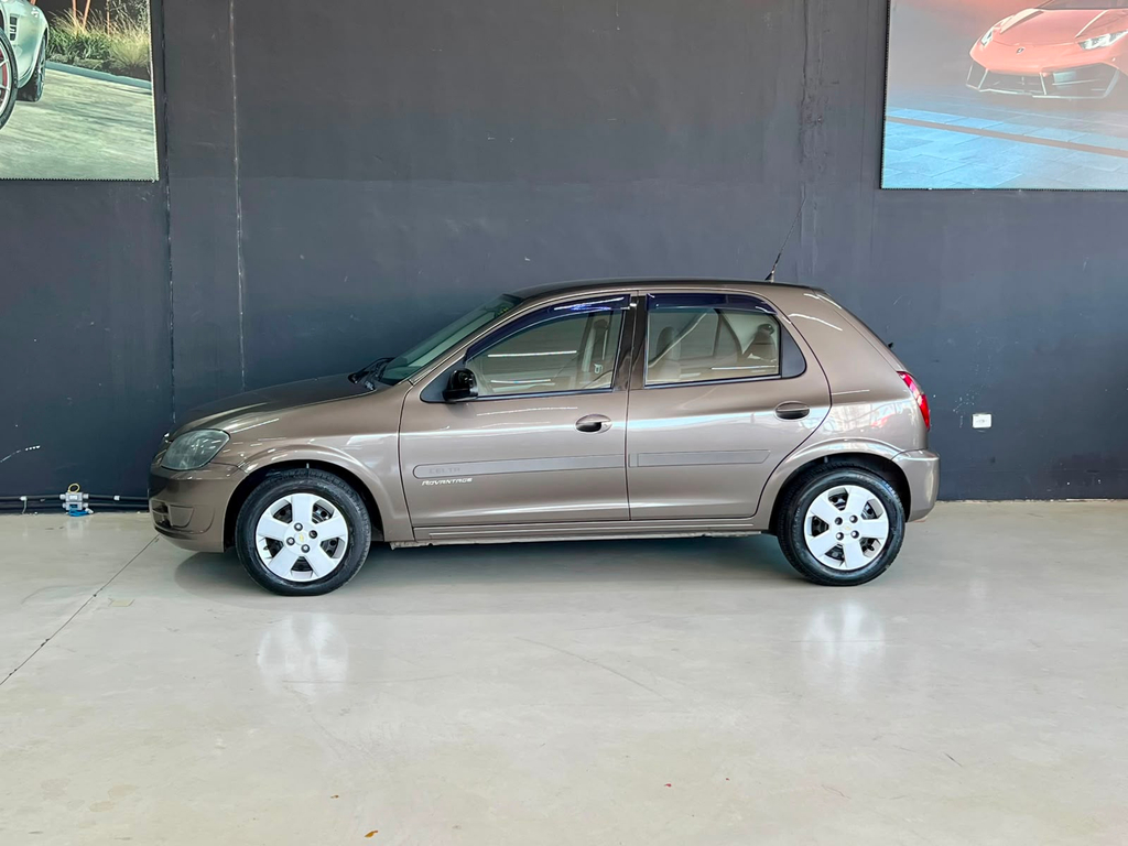 Chevrolet Celta Cinza