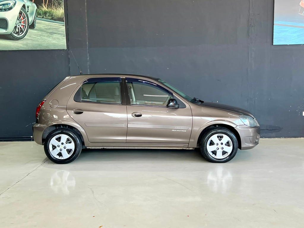 Chevrolet Celta Cinza