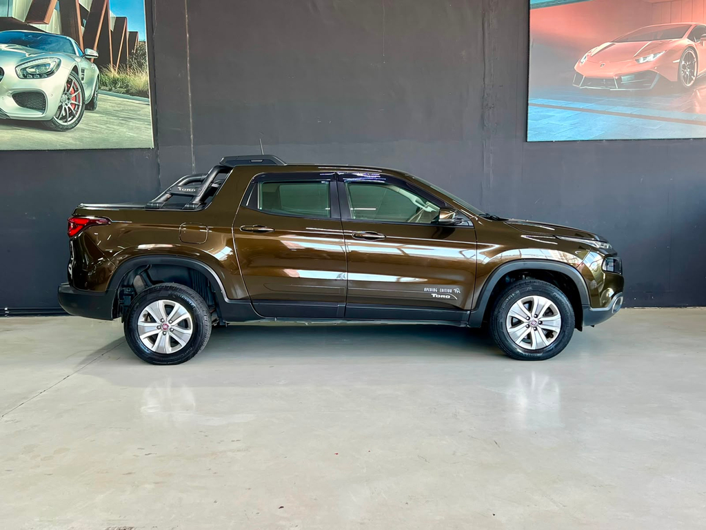 Fiat Toro Marrom