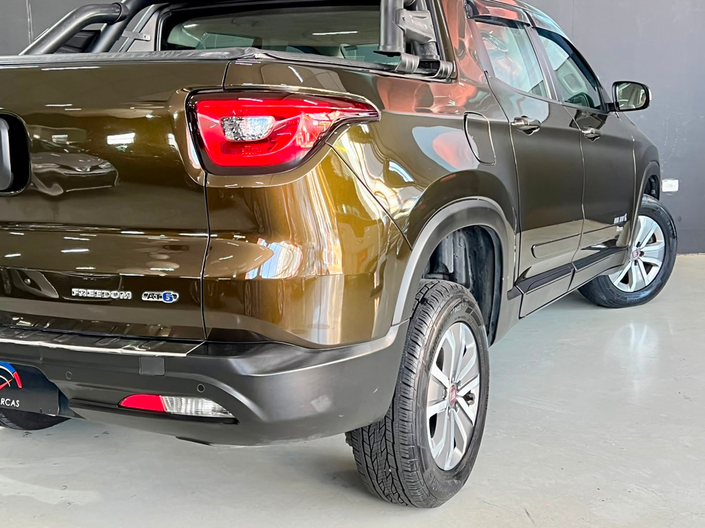 Fiat Toro Marrom