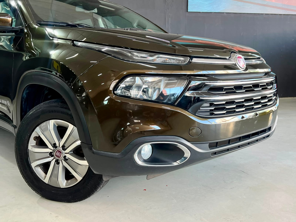 Fiat Toro Marrom