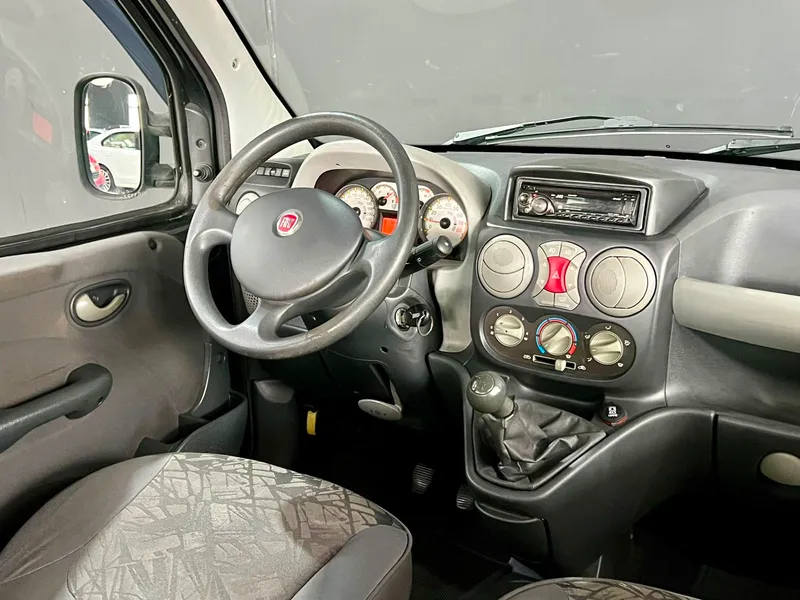 Fiat Doblò Cinza