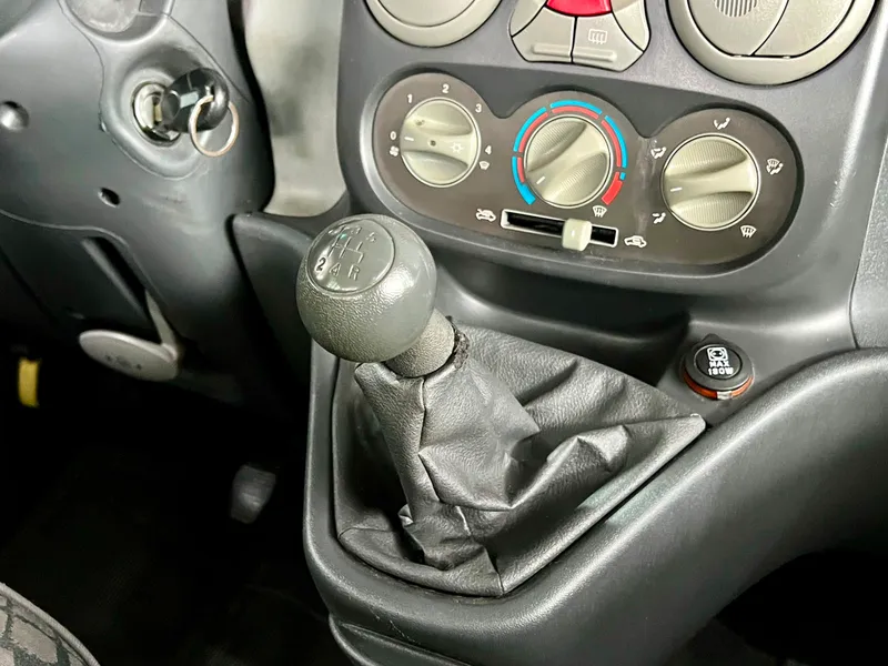 Fiat Doblò Cinza