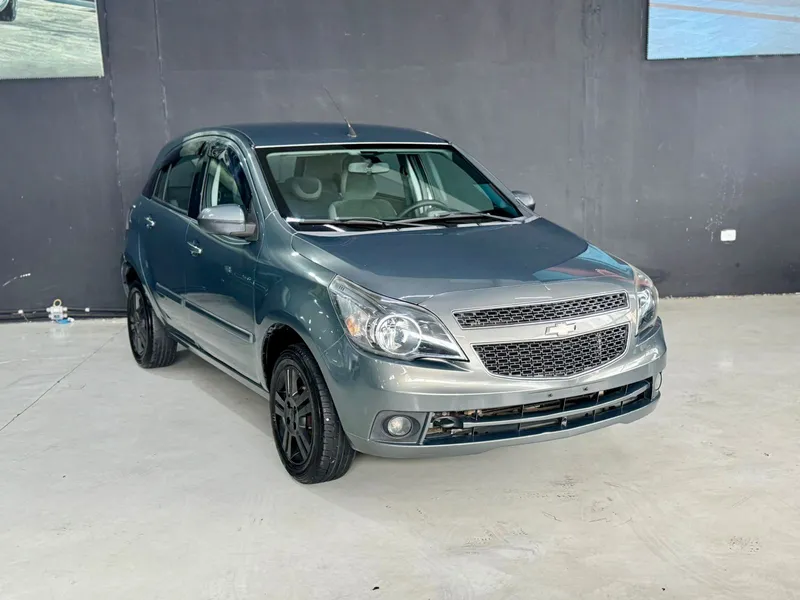 Chevrolet Agile Cinza