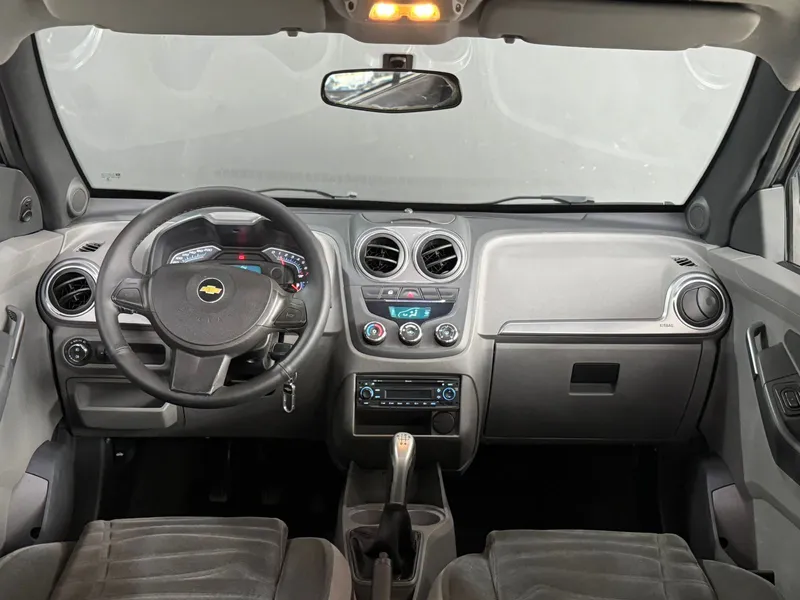 Chevrolet Agile Cinza