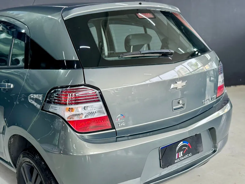 Chevrolet Agile Cinza