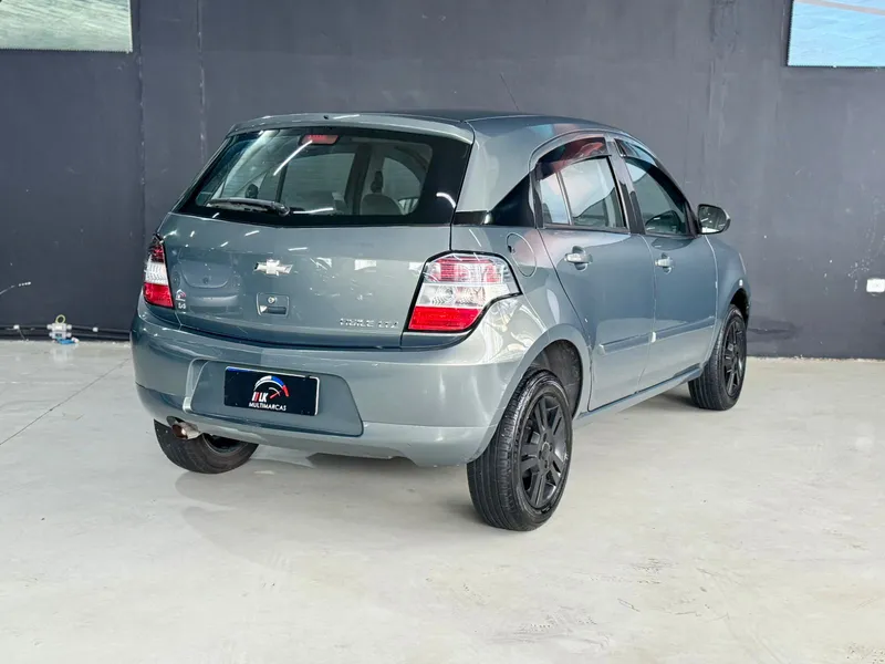 Chevrolet Agile Cinza