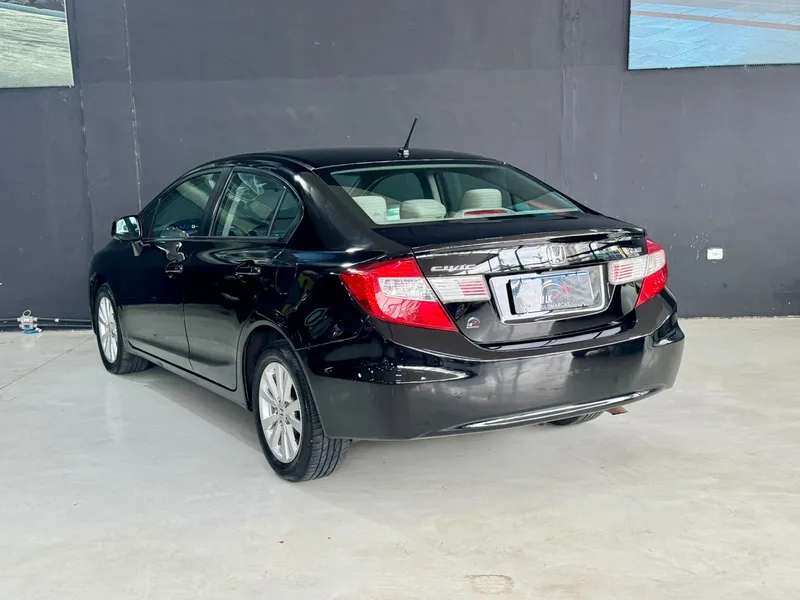 Honda Civic Preto