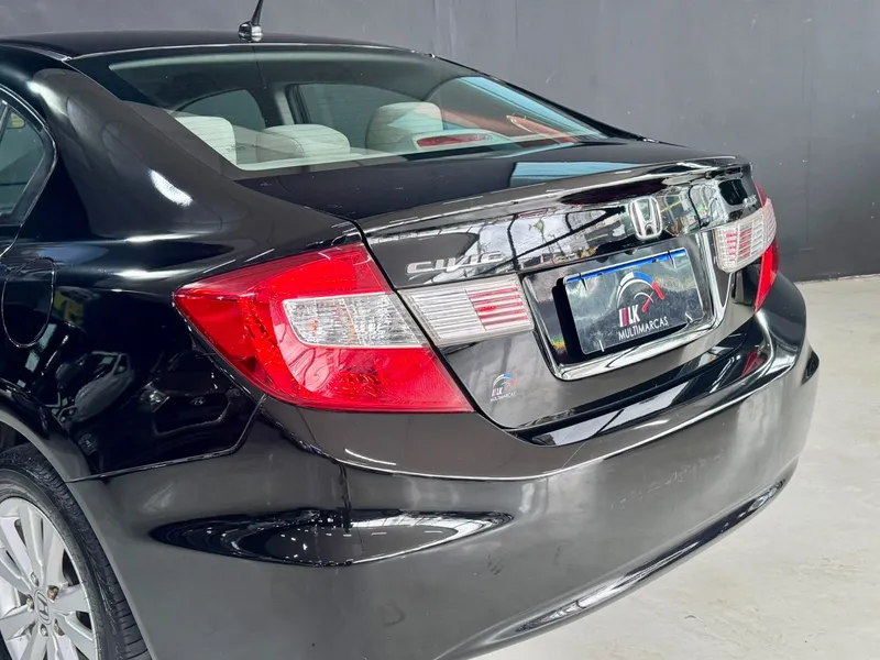 Honda Civic Preto