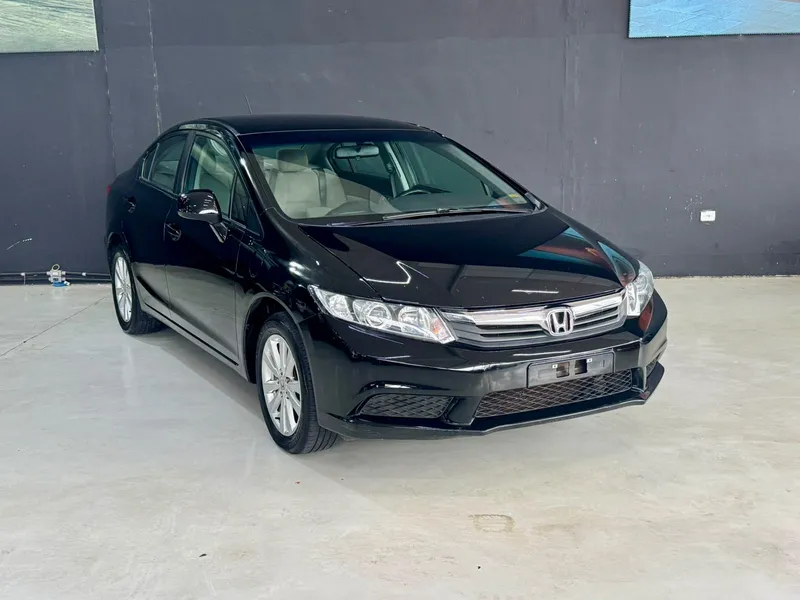 Honda Civic Preto