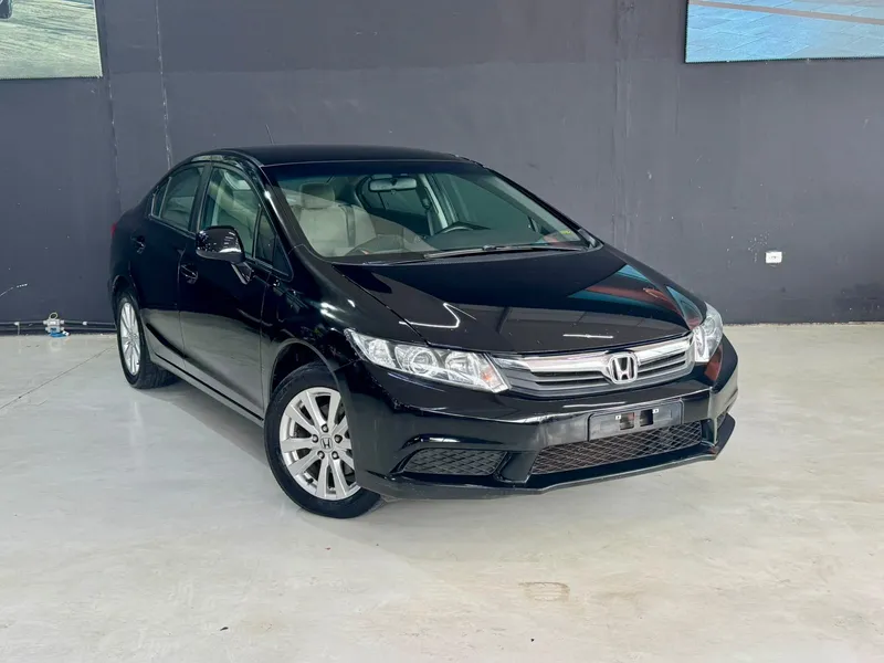 Honda Civic Preto