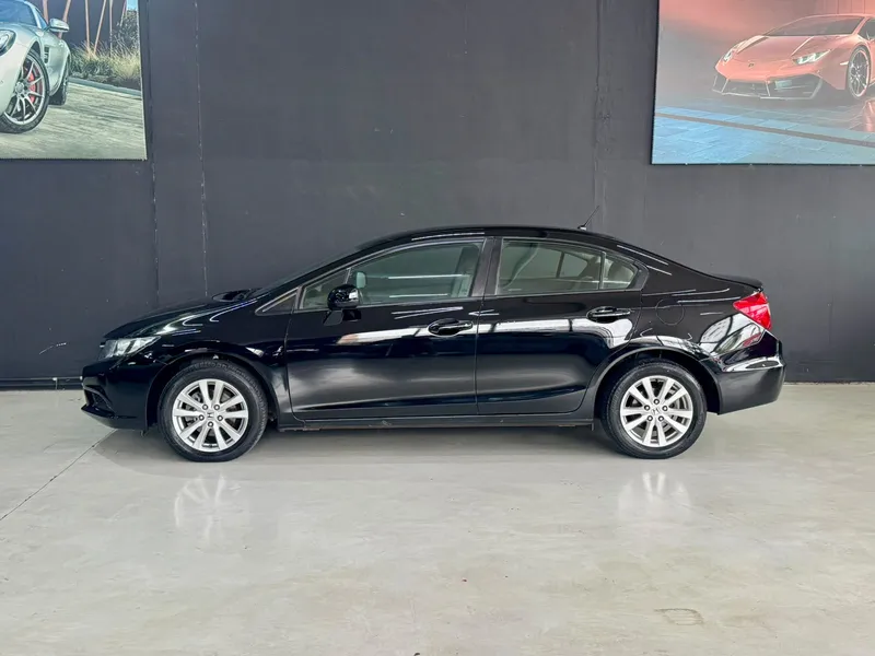 Honda Civic Preto