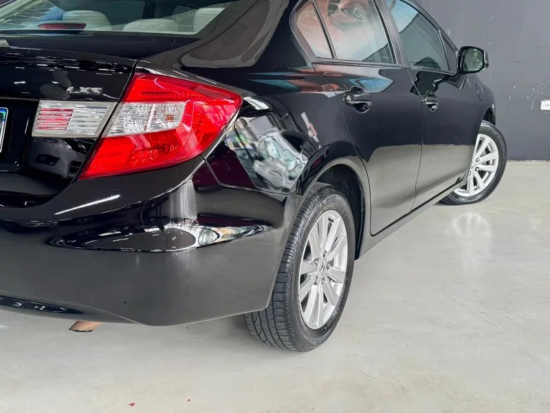Honda Civic Preto