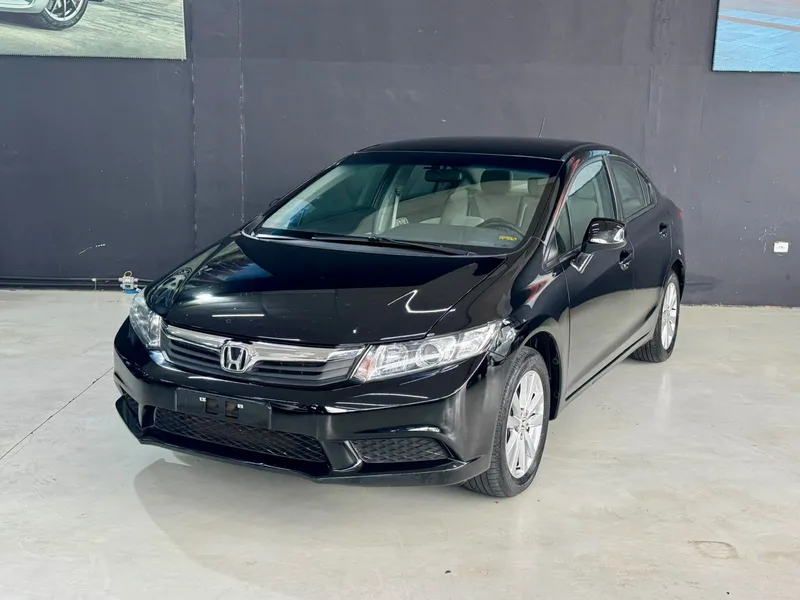 Honda Civic Preto