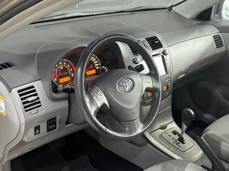 Toyota Corolla Bege