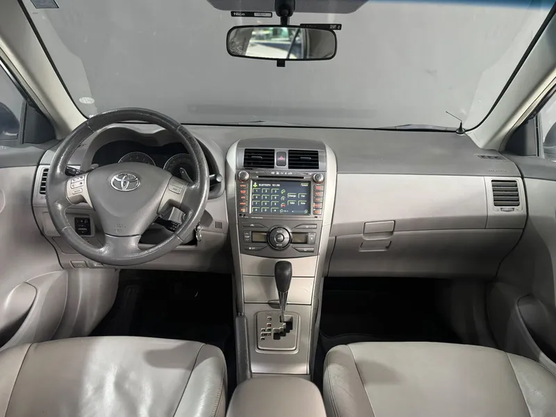 Toyota Corolla Bege