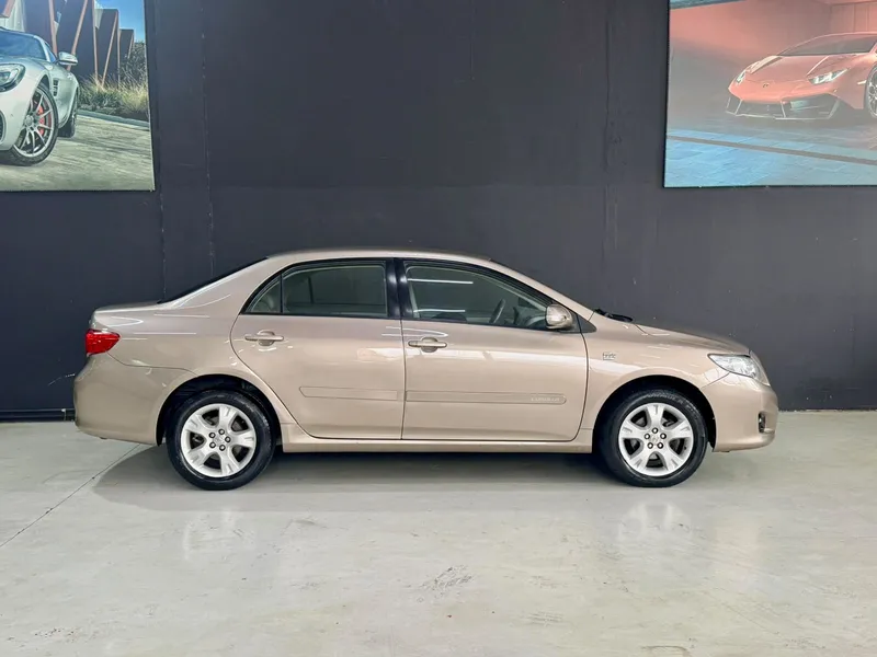Toyota Corolla Bege