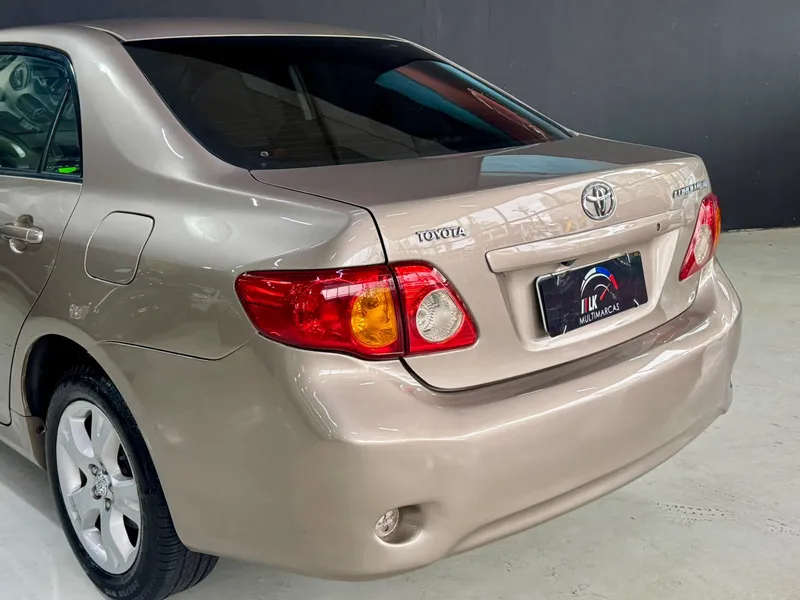 Toyota Corolla Bege