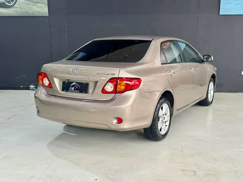 Toyota Corolla Bege