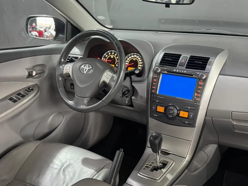 Toyota Corolla Bege
