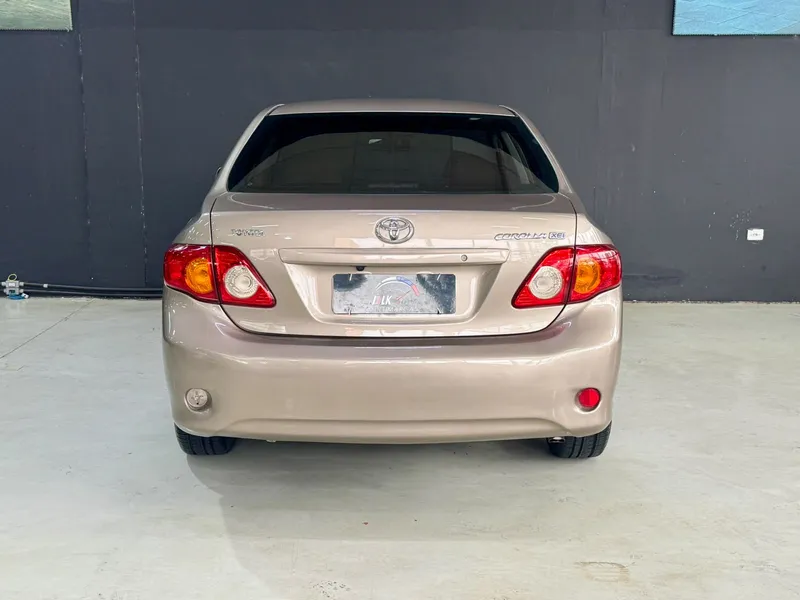 Toyota Corolla Bege