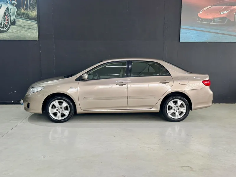 Toyota Corolla Bege