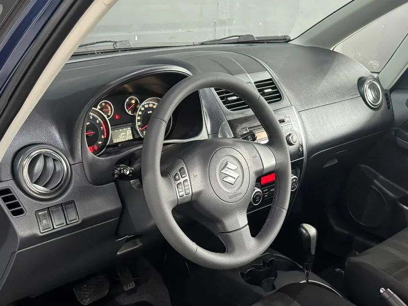 Suzuki SX4 Azul
