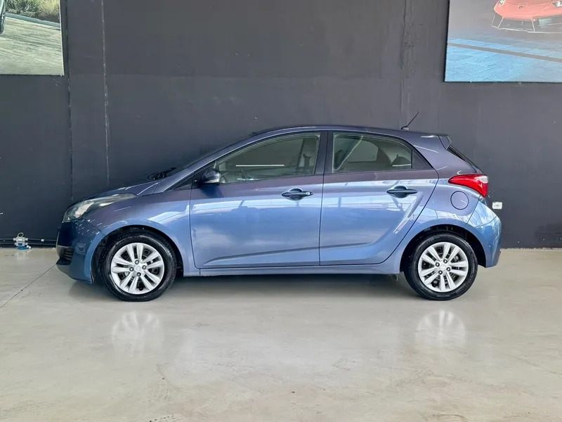 Hyundai HB20 Azul