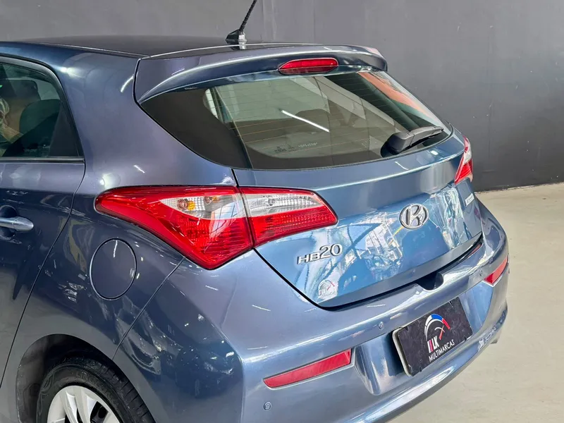 Hyundai HB20 Azul