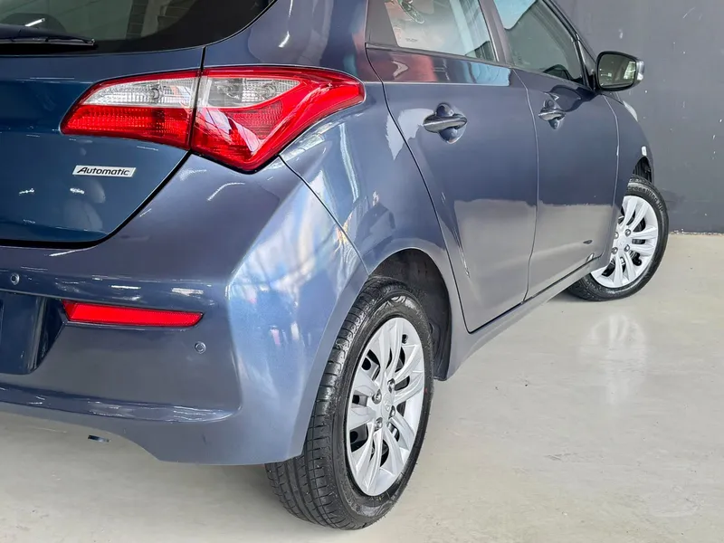 Hyundai HB20 Azul