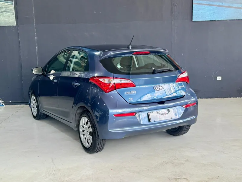 Hyundai HB20 Azul