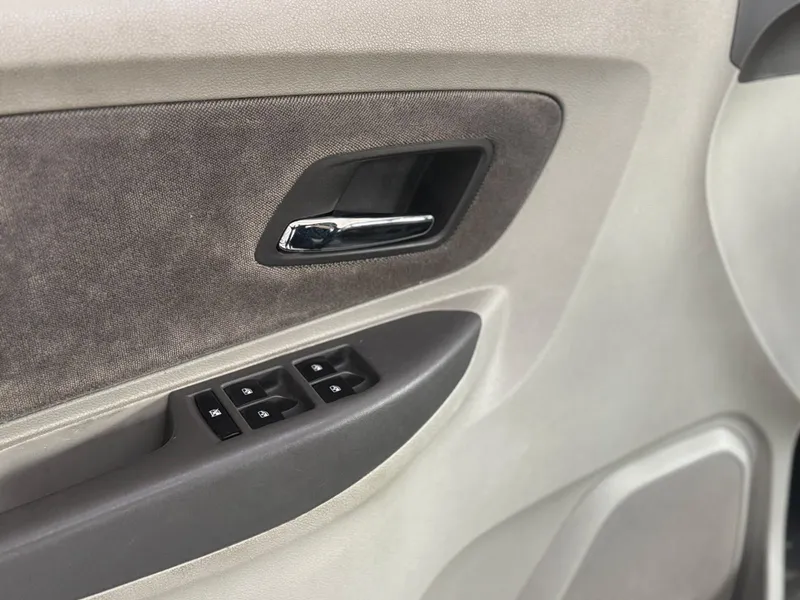 Chevrolet Spin Cinza