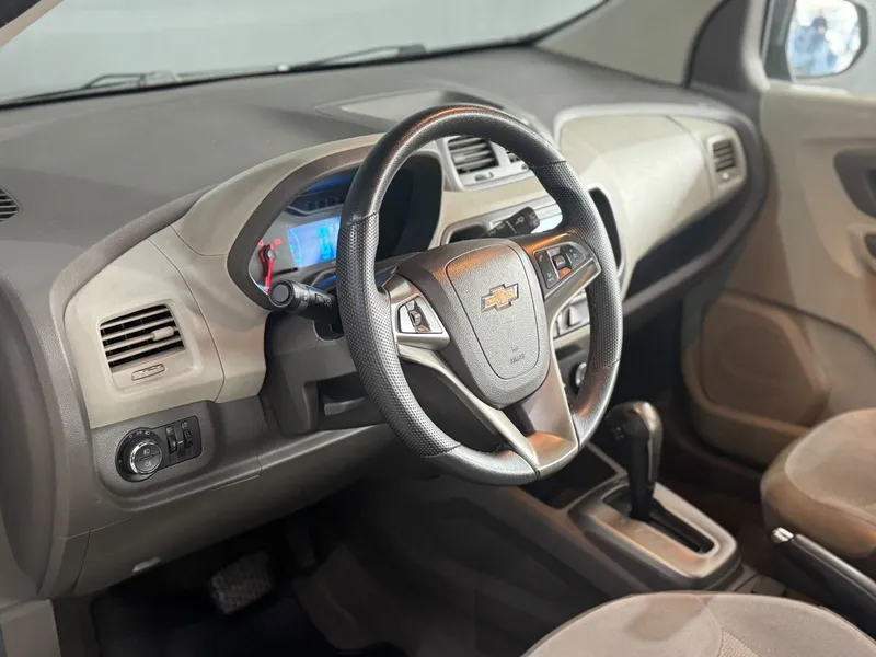 Chevrolet Spin Cinza