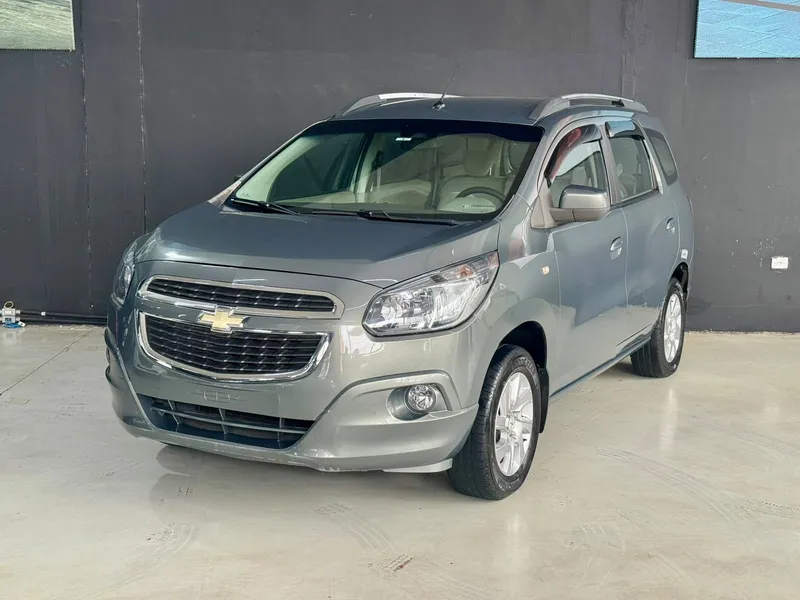 Chevrolet Spin Cinza