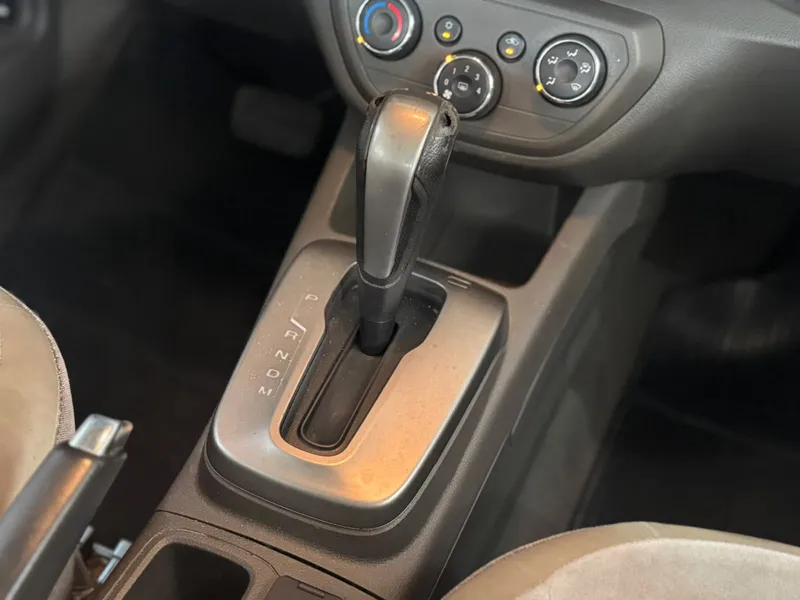 Chevrolet Spin Cinza