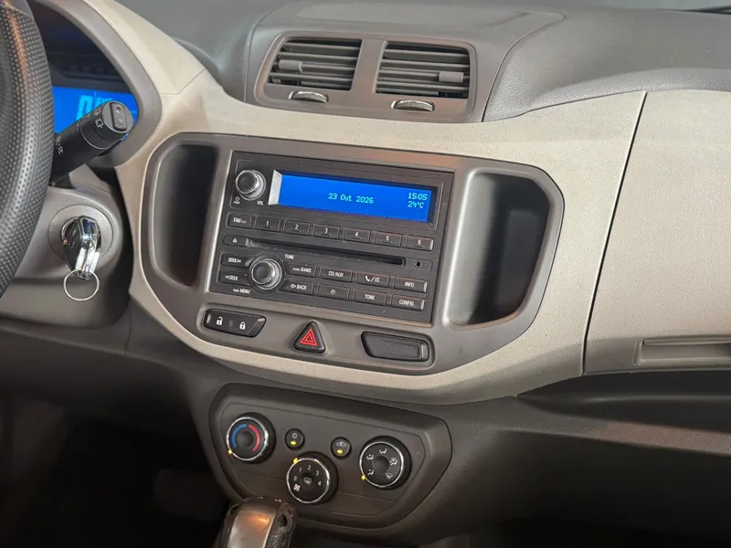Chevrolet Spin Cinza