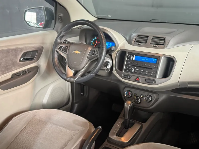 Chevrolet Spin Cinza