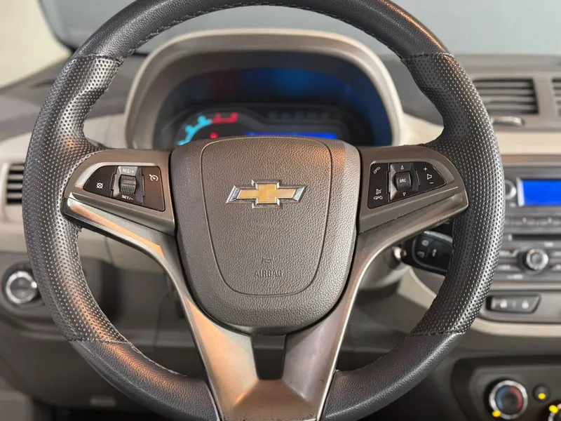 Chevrolet Spin Cinza