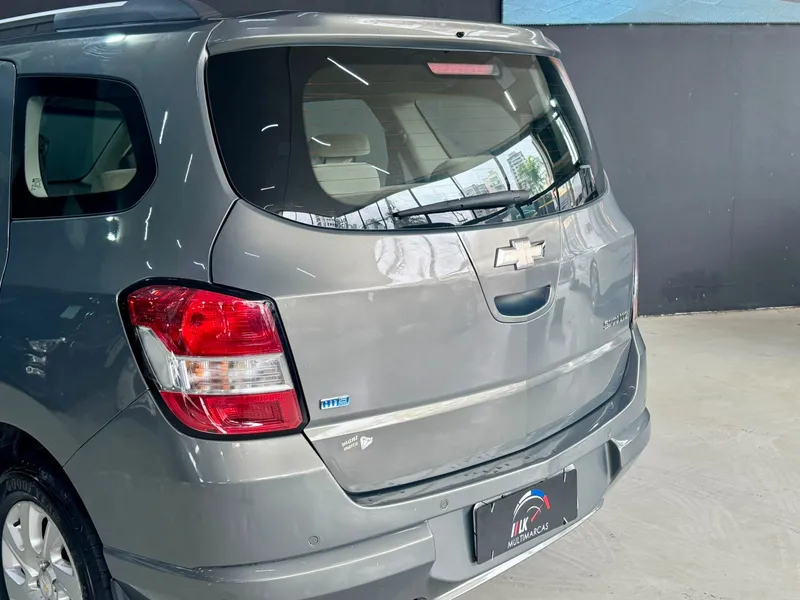 Chevrolet Spin Cinza