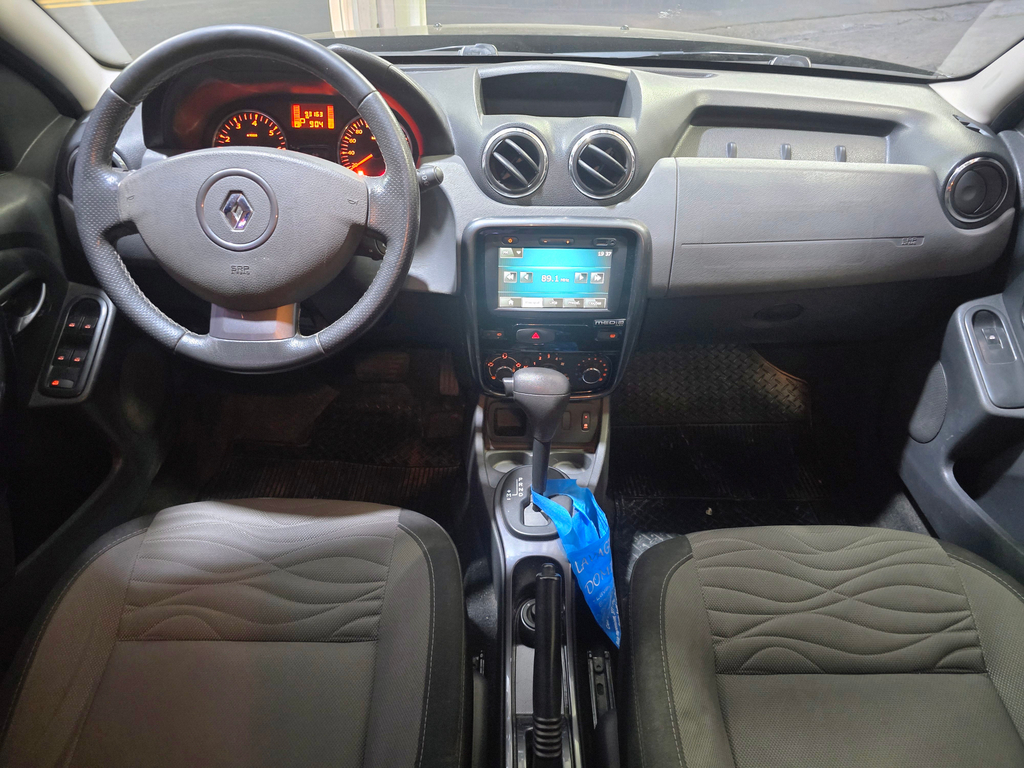Renault Duster Preto