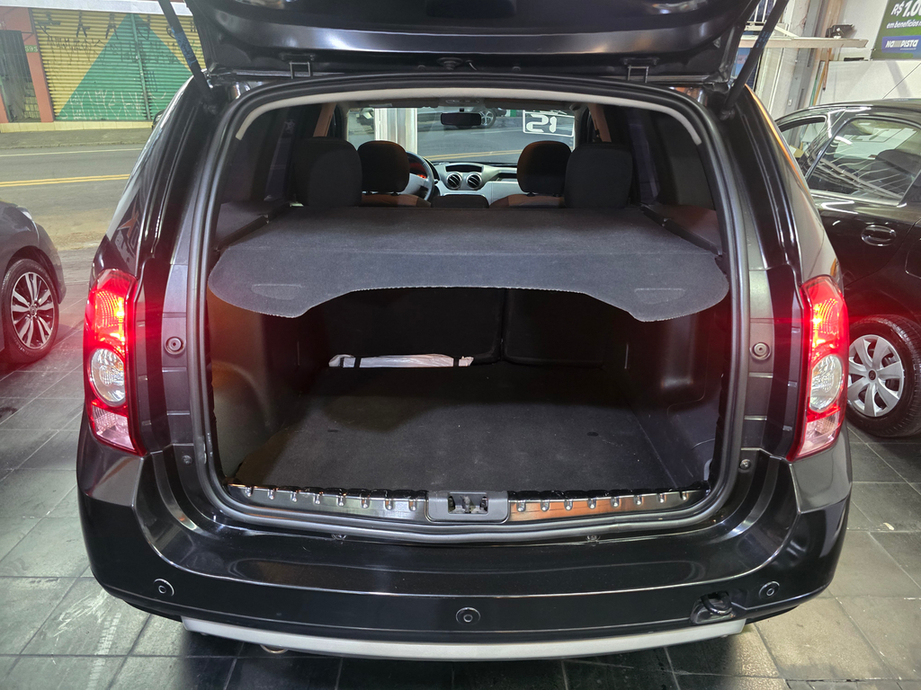 Renault Duster Preto